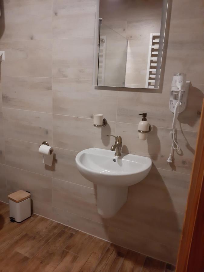 Hotel Pod Koziorozcami Trzebiechow Esterno foto