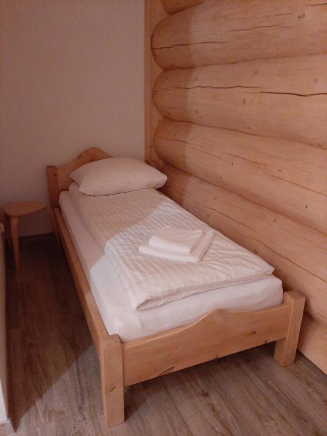 Hotel Pod Koziorozcami Trzebiechow Esterno foto